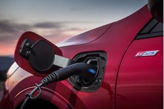 Ford Kuga PHEV: 225 ίπποι με κατανάλωση από 1,4lt/100km